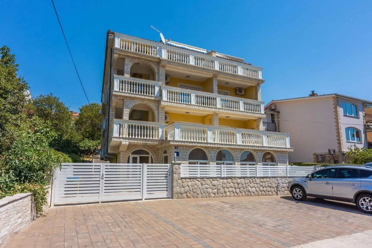 Studio Apartment In Crikvenica XIV