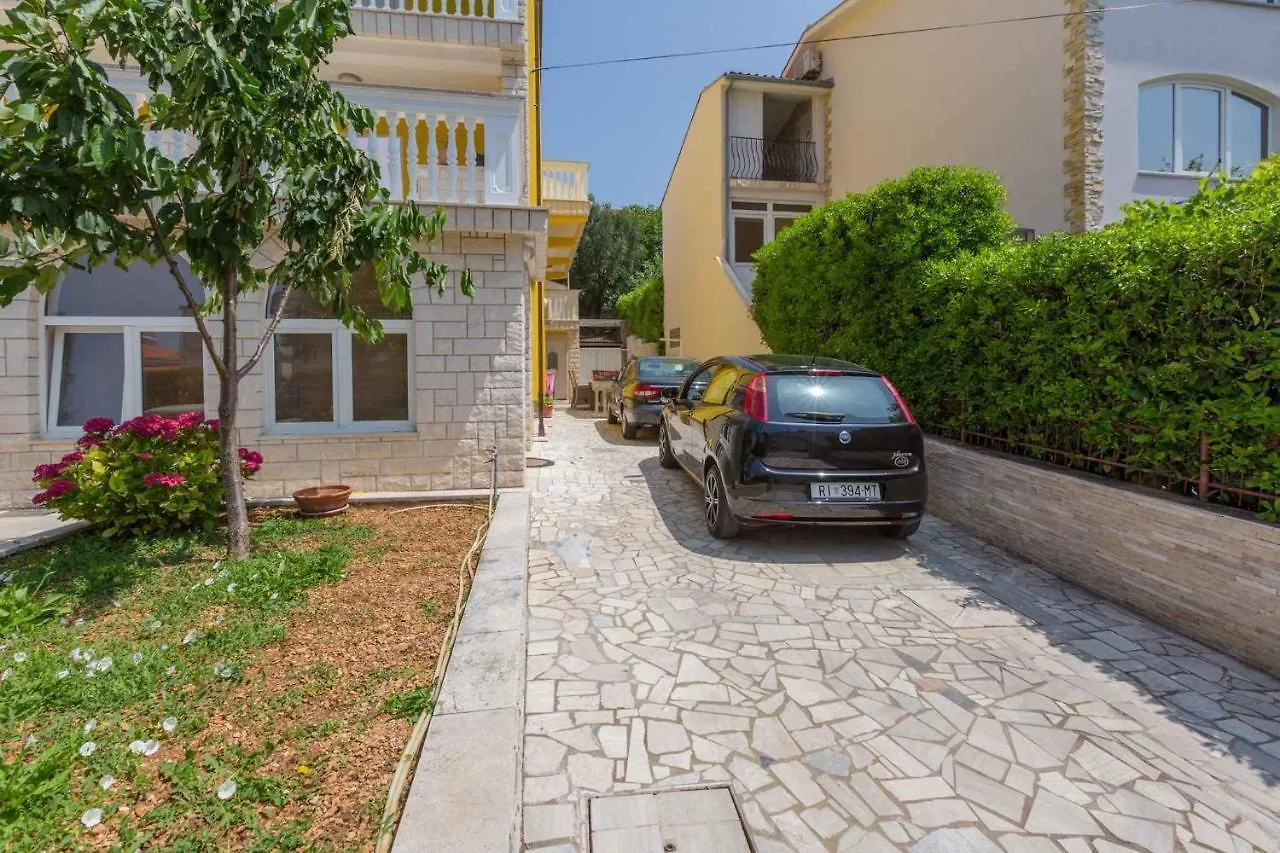 Studio Apartment In Crikvenica XIV