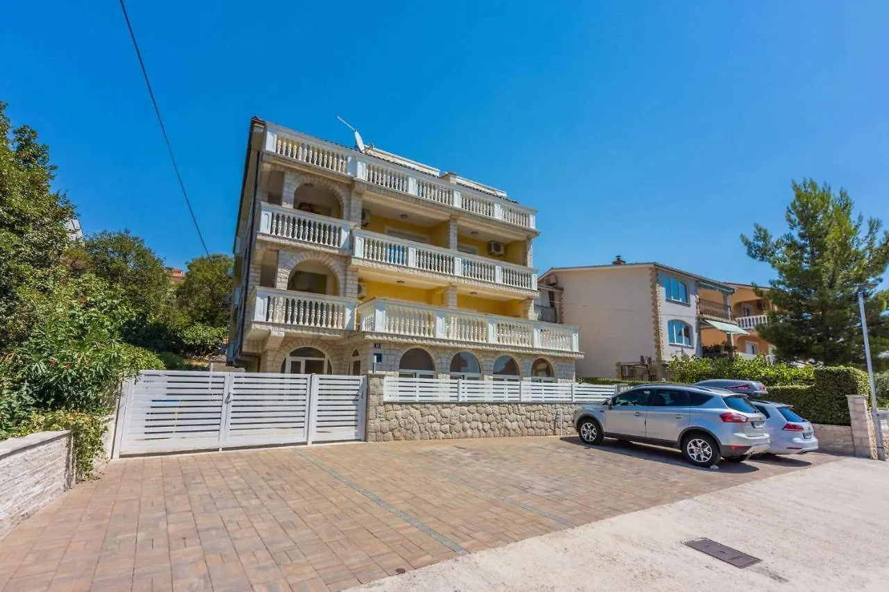 Studio Apartment In Crikvenica XIV
